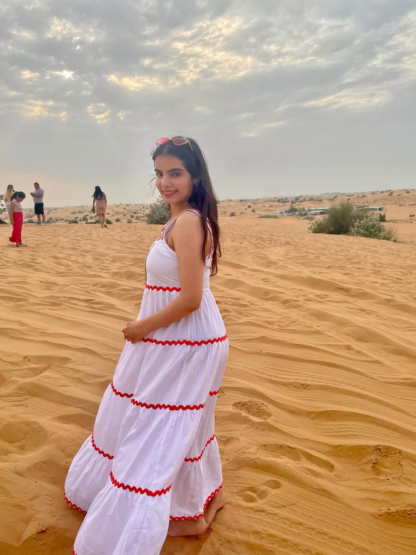 WHITE WAVY DRESS - RED